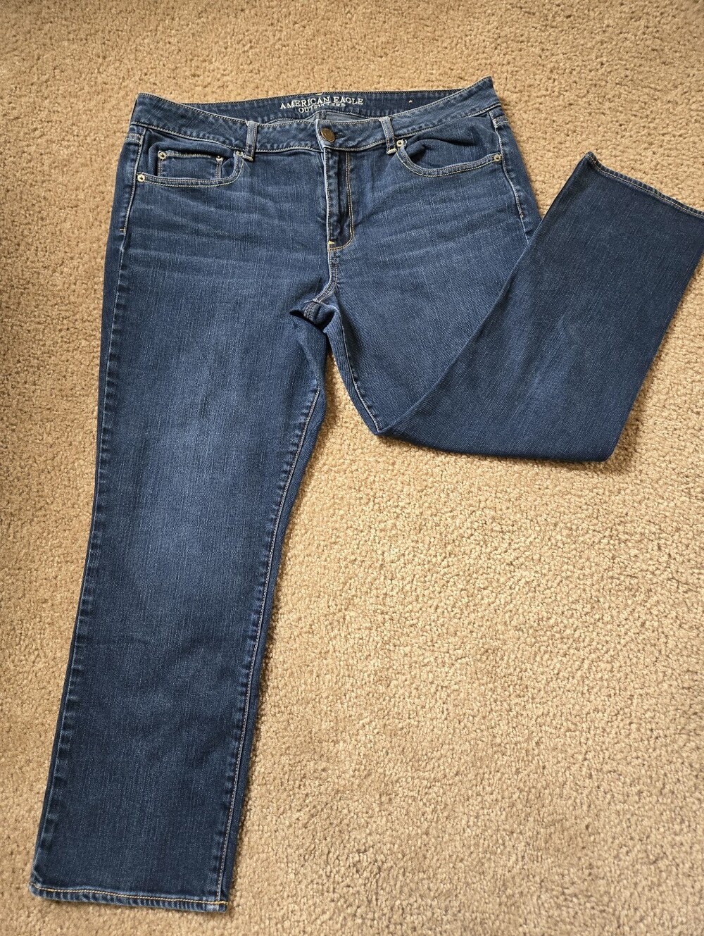 AMERICAN EAGLE OUTTERS  JEANS